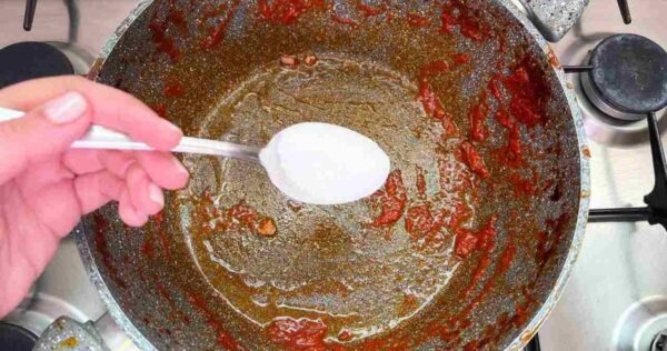 Escamas e manchas nas panelas, como removê-las facilmente sem detergente