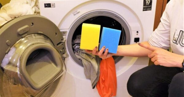 Experimente este truque e a partir de hoje você sempre colocará uma esponja no tambor da sua máquina de lavar!