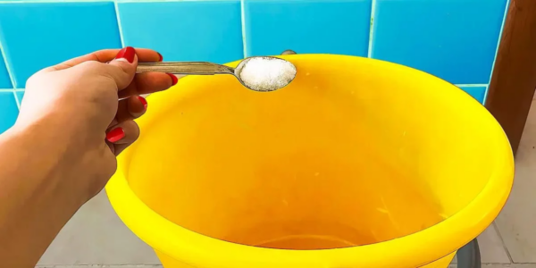 Faça o chão brilhar em poucos minutos graças ao conselho da faxineira: ficará como novo