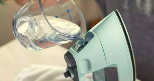 Ferro, roupas passadas em 15 minutos com o método secreto de detergentes