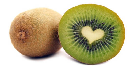 Kiwi: rico em fibras, alivia prisão de ventre, reduz a pressão arterial e aumenta as defesas