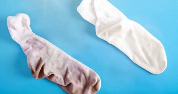 Meias brancas como a neve, esqueça água sanitária e sal – veja como