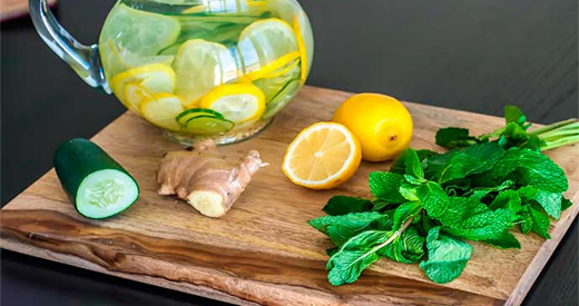 Melão, pepino e hortelã contra inchaço abdominal