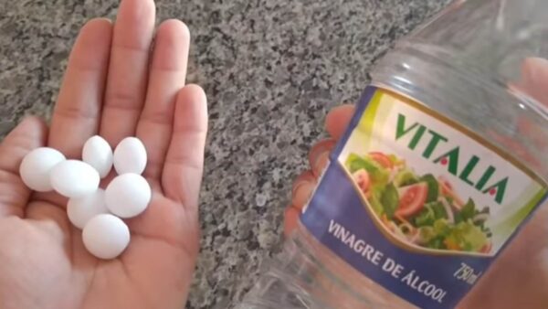 Naftalina e vinagre, o que acontece quando você os mistura: o resultado é inesperado