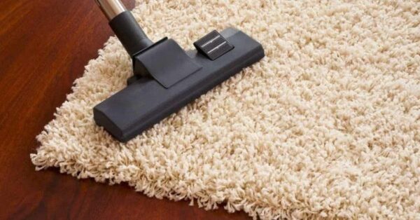 O seu aspirador cheira mal? É assim que cheira bem!