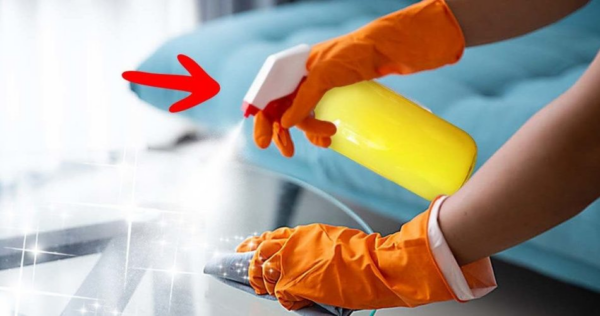 O truque de mágica para fazer uma mesa de vidro brilhar e parecer nova