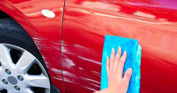 O truque de mágica para remover arranhões do seu carro: não há necessidade de ir à oficina