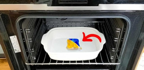 O truque para limpar o forno “sem esforço”. Até a gordura queimada desaparece