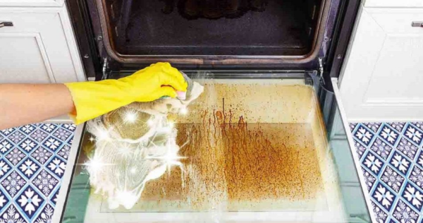 O vidro do forno está sujo? Veja como limpar e desengordurar por dentro de maneira eficaz