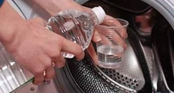 O vinagre é o segredo para toalhas macias e roupas perfeitamente brancas: veja como usá-lo