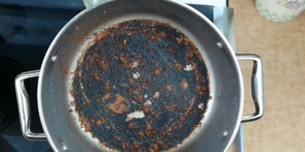 Os produtos mais eficazes para limpar uma panela queimada