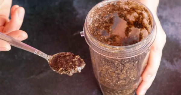 Pare de jogar fora, jogue nas plantas da sua casa ou jardim: eles vão agradecer