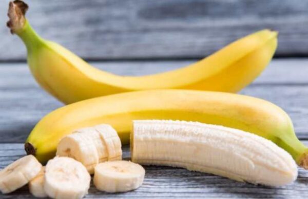 Plante uma banana em um vaso, 7 dias são suficientes para descobrir algo incrível