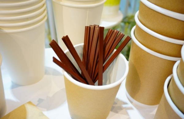 Plástico e papel poluem da mesma forma, última descoberta em vidros