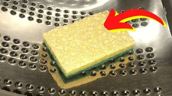 Por que colocar uma esponja na máquina de lavar? Resolve um problema comum