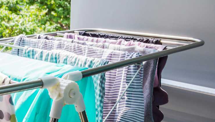 pendurar a roupa pendurar a roupa