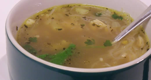 Sopa de gengibre e alho: a mais eficaz contra gripes e resfriados