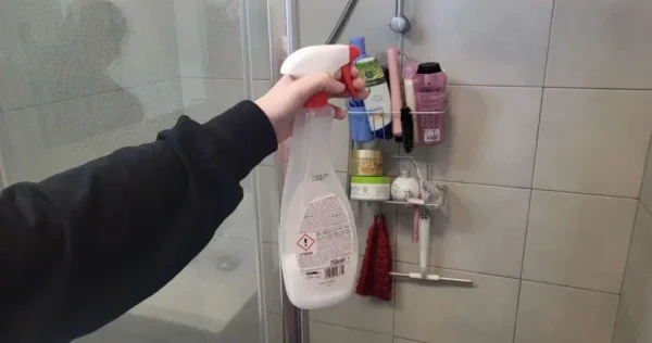 Tome banho perfeitamente durante semanas, basta borrifar e você notará a diferença imediatamente