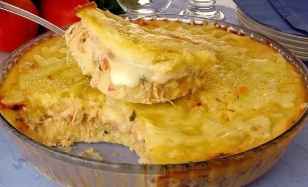 Torta de mandioca com frango e Catupiry