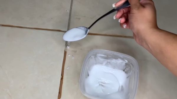 Você nunca mais verá pisos sujos e argamassa preta: ela permanece impecavelmente limpa