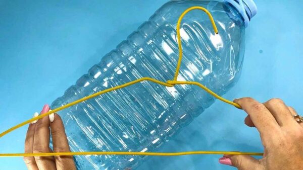 1 Flasche und 1 Haken reichen aus, um etwas Spektakuläres zu schaffen: das ist was