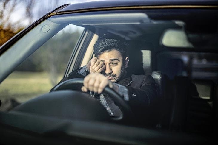 Treibende müde Augen