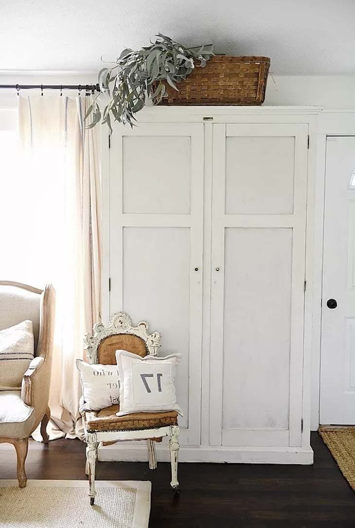 21 Ideen zum Aufbewahren von Kleidung, wenn Sie keinen Platz im Schrank haben 10 Eingangsschrank