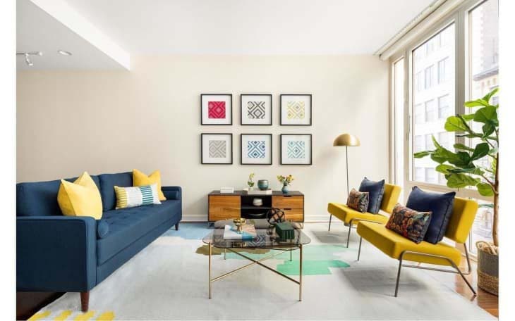 Marineblau und Senfgelb