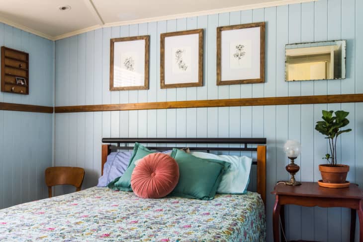 Hellblau, Grün und Rot