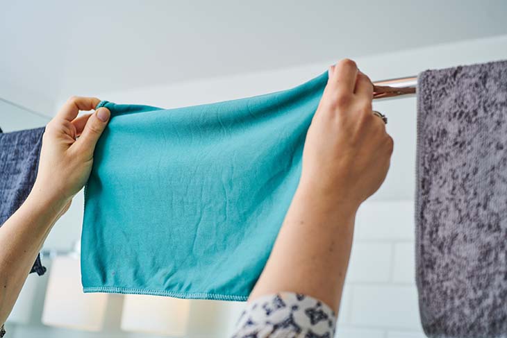 Reinigen Sie einen Lappen