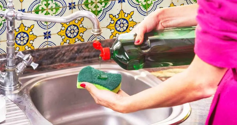 7 Dinge, die Sie niemals mit Spülmittel reinigen sollten