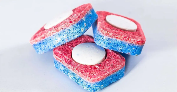 9 Möglichkeiten, Spülmaschinentabs zum Reinigen des Hauses zu verwenden