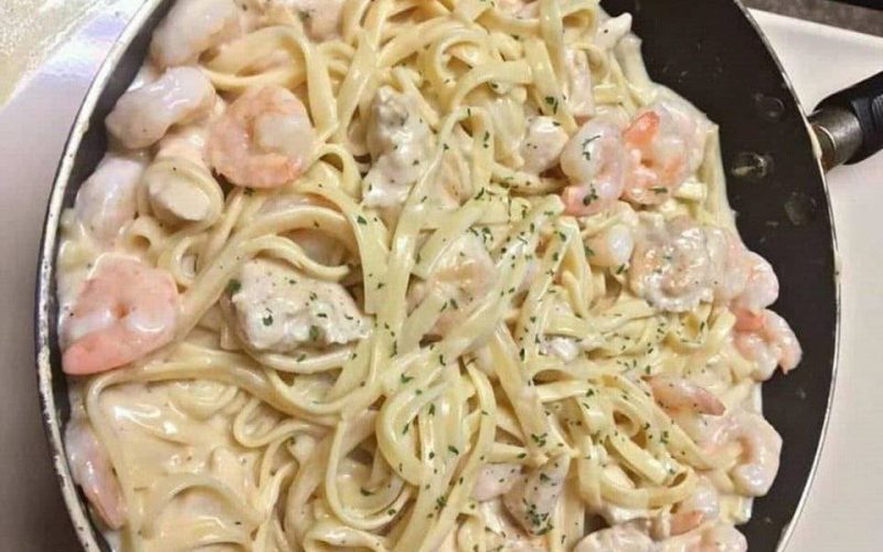 Alfredo-Nudeln mit Garnelen