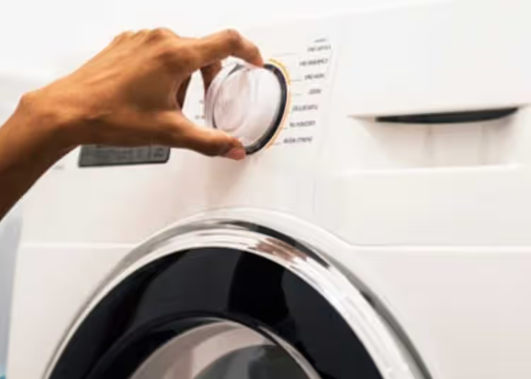 Alle Tipps, wie Sie Ihre Jacken und Daunenjacken zu Hause waschen können, ohne sie zu beschädigen