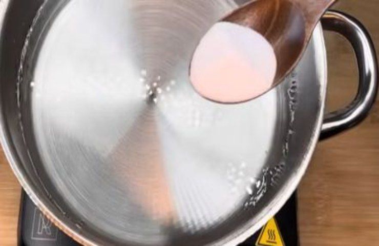 Aluminiumfolie in kochendem Wasser, unerwartete Verwendung