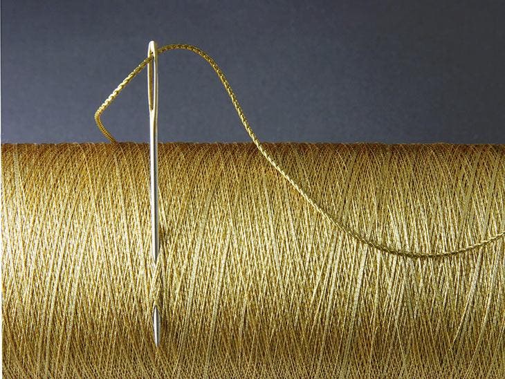 Bluse an der Brust offen? Eine Nadel reicht aus, um dieses lästige Problem zu lösen 3 Nadel und Faden