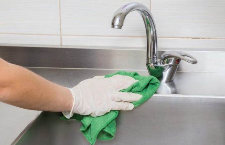 Backpulver und Zitrone