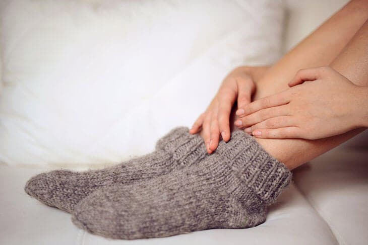 Der geniale Trick, um die Füße zu wärmen, wenn es kalt ist 5 Warme Füße