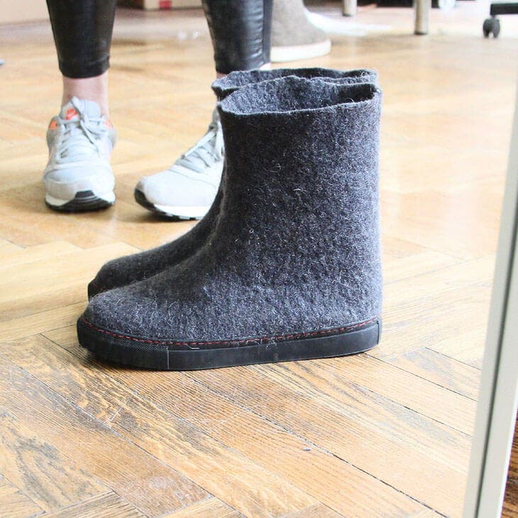 Der geniale Trick, um die Füße zu wärmen, wenn es kalt ist 4 Stiefel aus Wollfilz