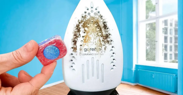 Der geniale Trick zur Reinigung geschwärzter Bügeleisen: In 5 Minuten sehen sie wieder aus wie neu