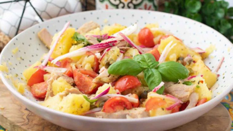 Der köstliche kalte Äolische Salat für eine gelungene kulinarische Reise