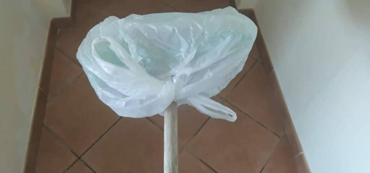 Der uralte Trick, um in nur 2 Minuten alle Haare und Staub aus dem Haus zu entfernen