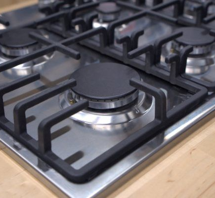 Die 3-Zutaten-Mischung zur Reinigung verschmutzter und verkrusteter Kochfelder: Sie werden wieder wie neu