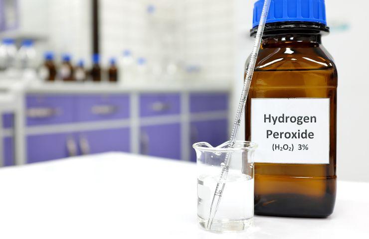 Weiße Wäsche mit Wasserstoffperoxid