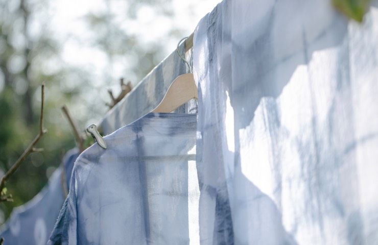 wie man saubere Kleidung trocknet