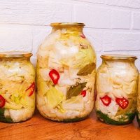 Ein sehr einfacher und sehr leckerer Salat für den Winter oder Sauerkraut aus der Dose!