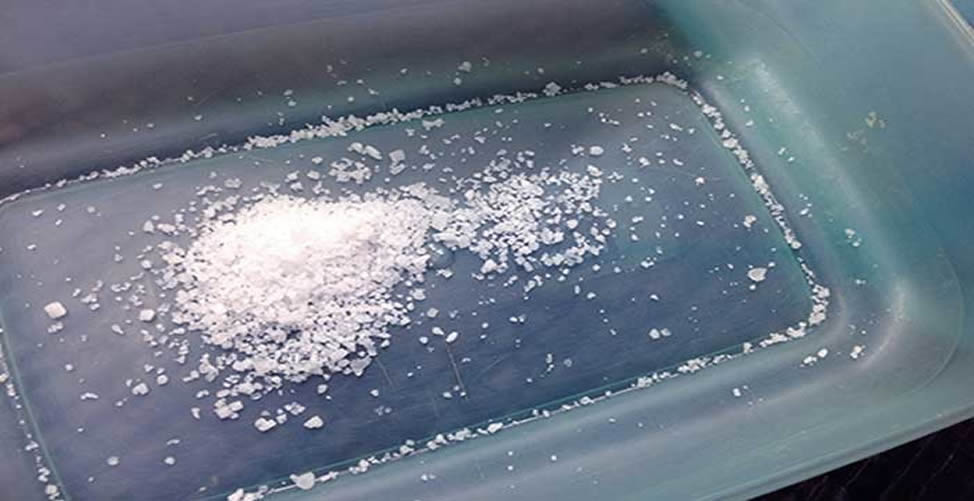 Wie man Plastikbehälter wäscht