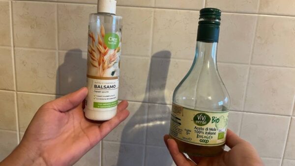 Essig und Melisse, wenn man sie mischt, überrascht das Ergebnis vielleicht: Sie sind zu Hause Gold wert