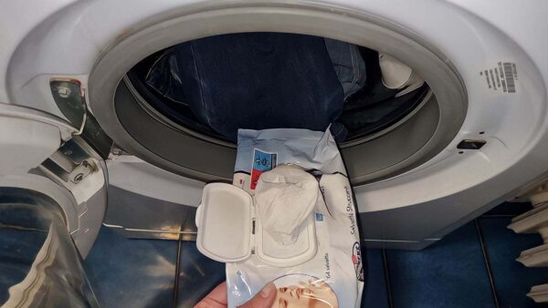 Feuchttücher in der Waschmaschine, das Geheimnis, das das Leben leichter macht: was mit der Wäsche passiert