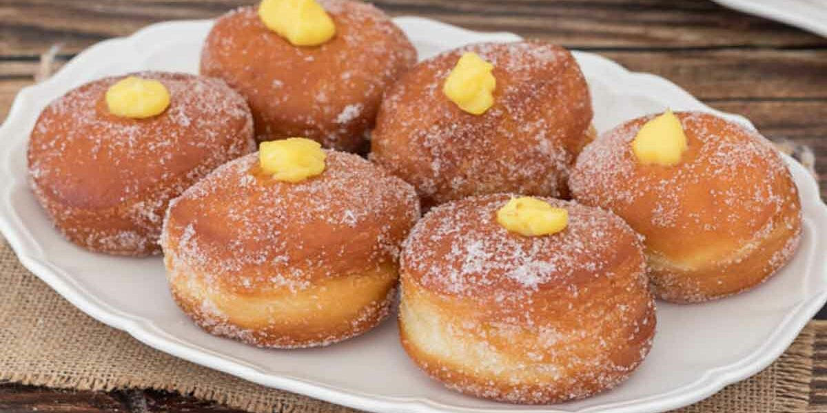 Fluffige Krapfen mit butterfreier Sahne, ein unwiderstehlich süßer Geschmack